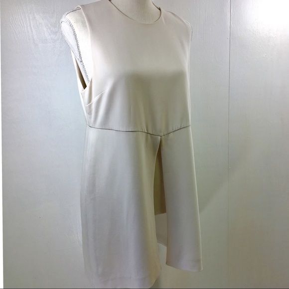 Elizabeth and James Tops - Elizabeth and James Sleeveless Ivory Tunic Top. M
